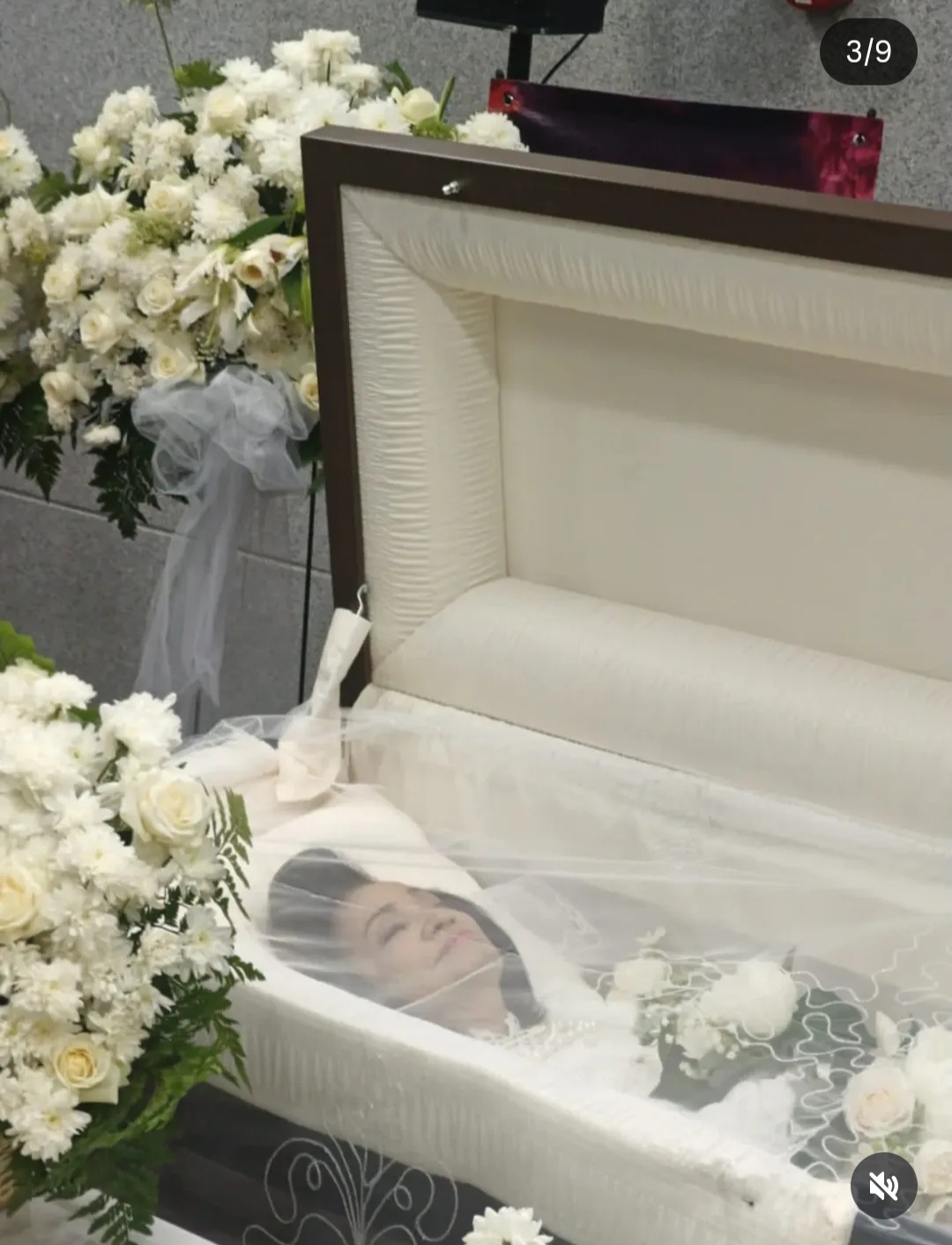 Jenazah istri ke-7 Soekarno